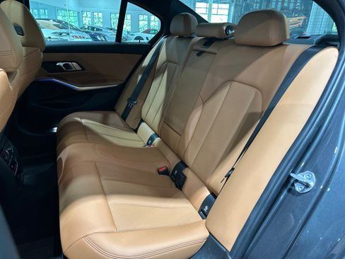 Used 2022 BMW M340i RWD image 6