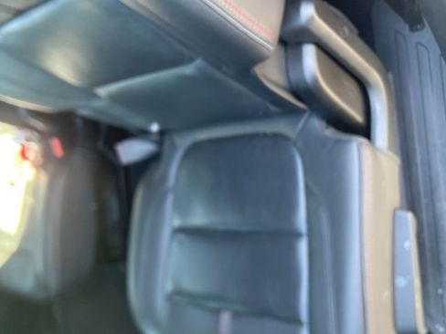 Used 2022 Chevrolet Traverse RS image 5