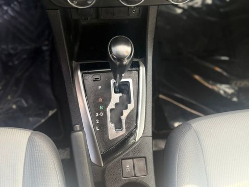Used 2015 Toyota Corolla L image 15