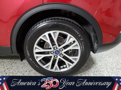 Used 2022 Ford Escape SEL w/ Technology Package FWD image 9
