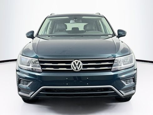 Used 2019 Volkswagen Tiguan SE w/ Panoramic Sunroof Package AWD/4WD image 2