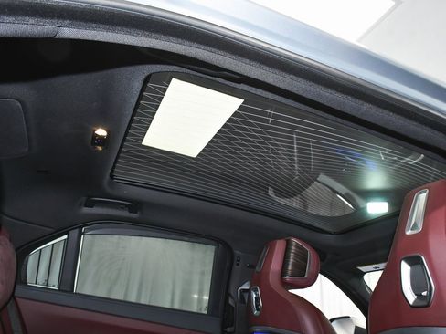 Used 2023 BMW i7 xDrive60 image 86