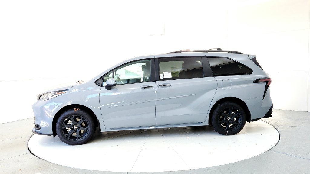 New 2026 Toyota Sienna XLE Woodland Edition AWD/4WD image 3