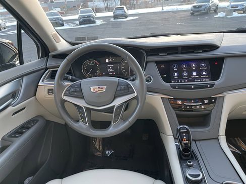 Used 2020 Cadillac XT5 Premium Luxury image 27