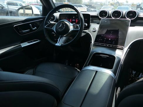 Used 2024 Mercedes-Benz GLC 300 image 23