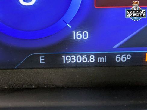 Used 2022 Ford Escape Titanium w/ Titanium Premium Package image 17