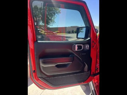 Used 2021 Jeep Gladiator Mojave AWD/4WD image 11