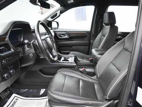 Used 2023 Chevrolet Suburban Premier image 22