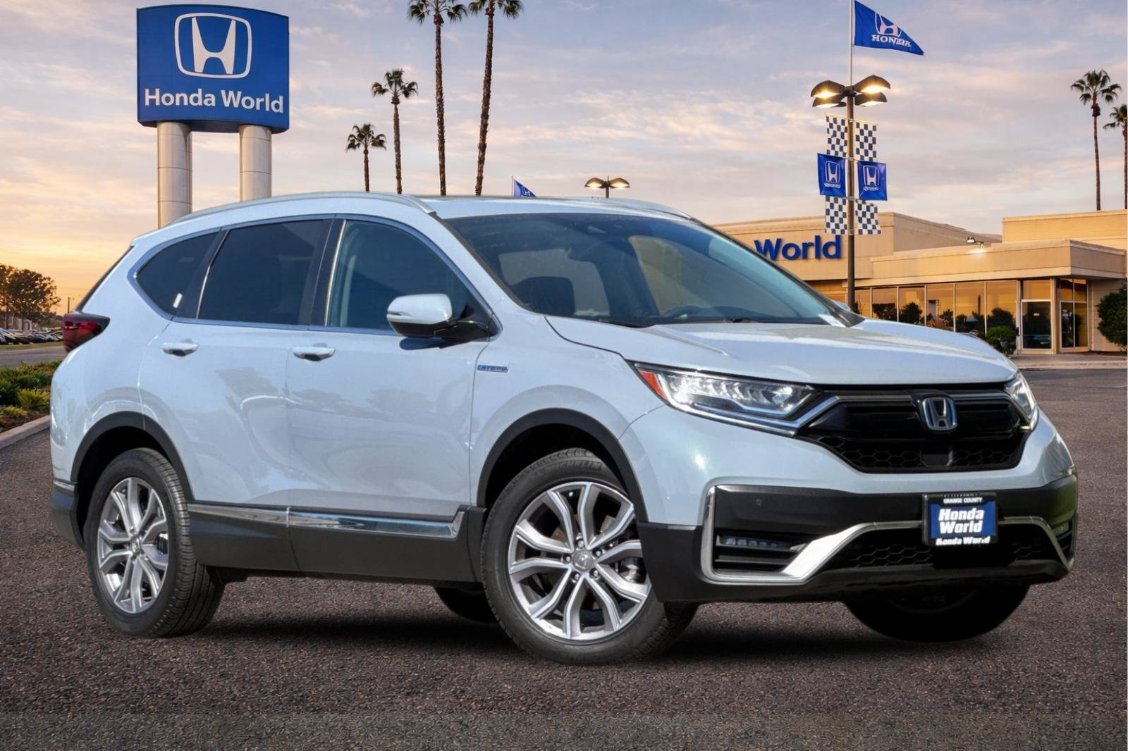 Used 2022 Honda CR-V Touring image 2