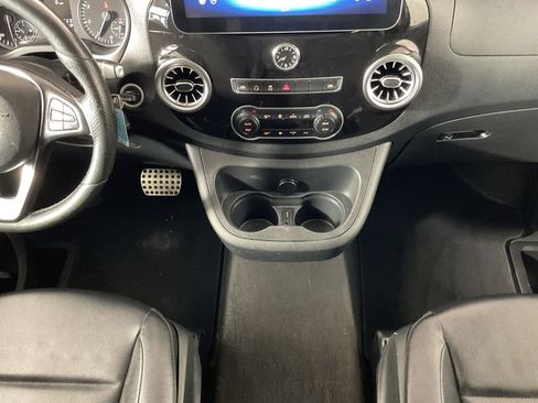 Used 2018 Mercedes-Benz Metris Passenger image 14
