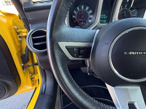 Used 2011 Chevrolet Camaro LT RWD image 19