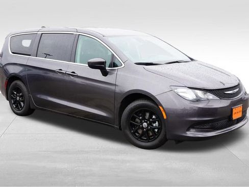 Certified 2023 Chrysler Voyager LX FWD image 2