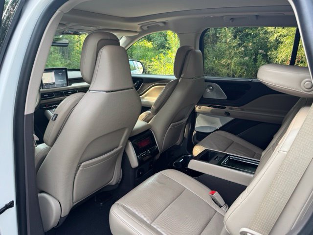Used 2020 Lincoln Aviator Reserve w/ Equipment Group 202A AWD/4WD image 12