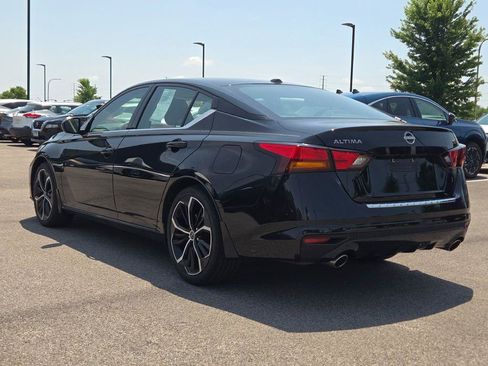 Used 2023 Nissan Altima 2.5 SR FWD image 14