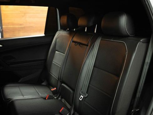 Used 2021 Volkswagen Tiguan SE R-Line image 12