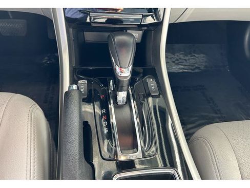 Used 2017 Honda Accord EX-L image 19
