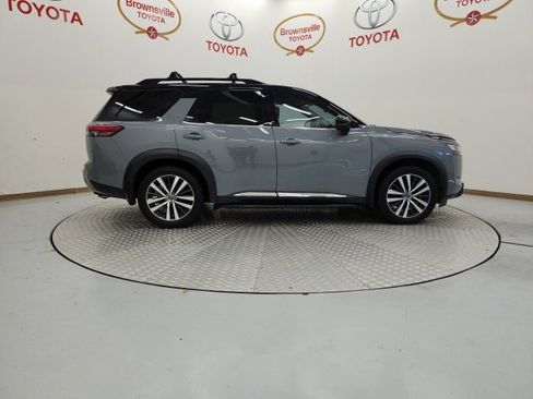 Used 2022 Nissan Pathfinder Platinum w/ Lighting Package (N93) image 3