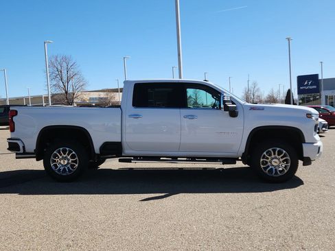 Used 2024 Chevrolet Silverado 2500 LTZ w/ LTZ Plus Package image 6