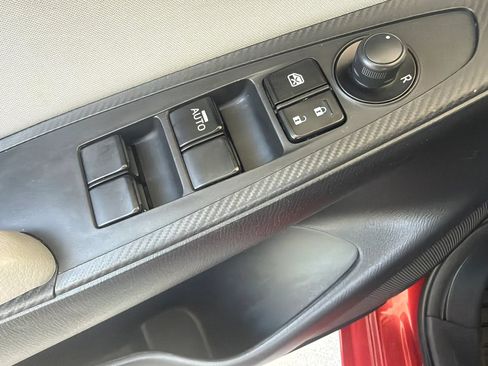 Used 2019 Toyota Yaris LE FWD image 10