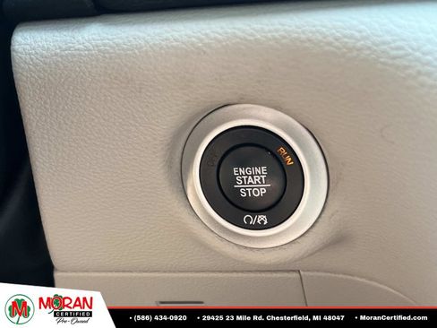Used 2023 Chrysler Pacifica Touring-L FWD image 24