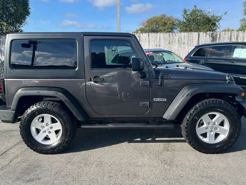 Used 2018 Jeep Wrangler Sport AWD/4WD image 8