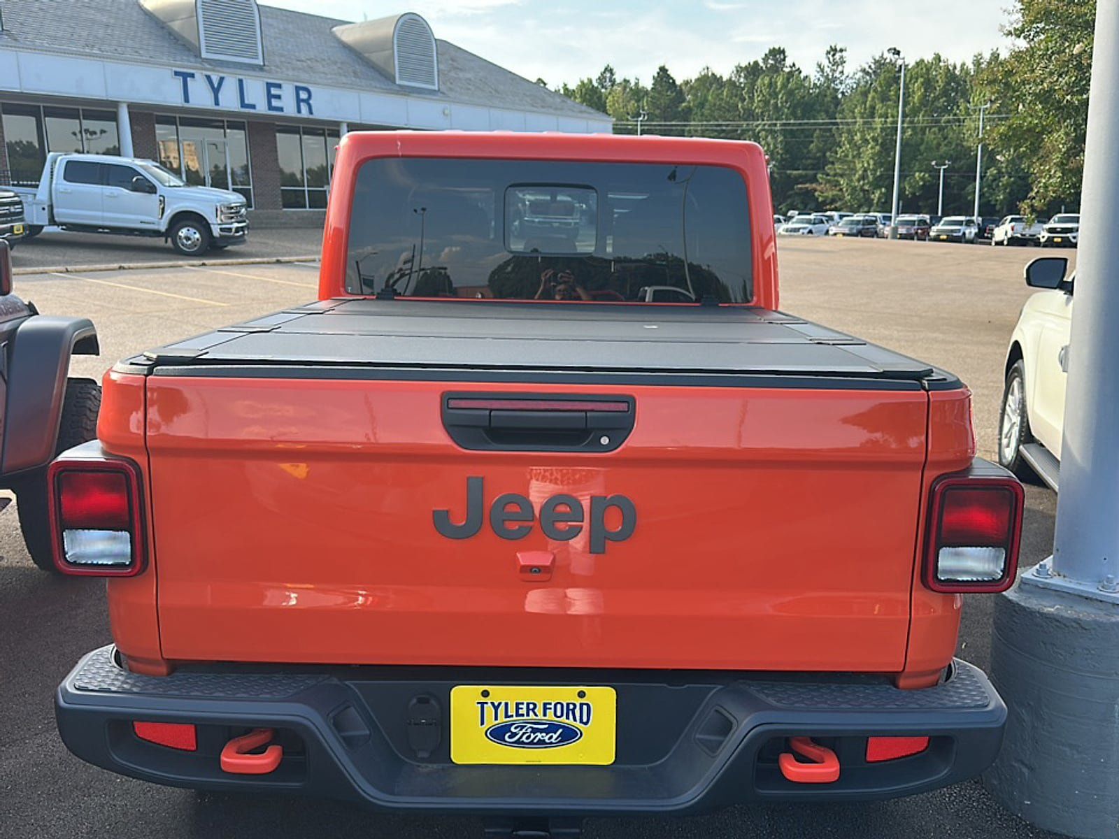 Used 2023 Jeep Gladiator Mojave w/ Cold Weather Group AWD/4WD image 27
