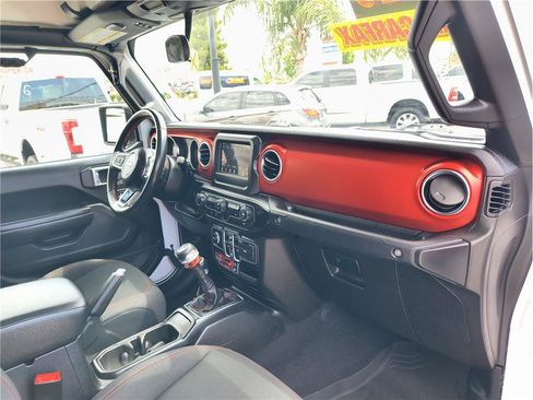Used 2020 Jeep Gladiator Rubicon w/ LED Lighting Group AWD/4WD image 13