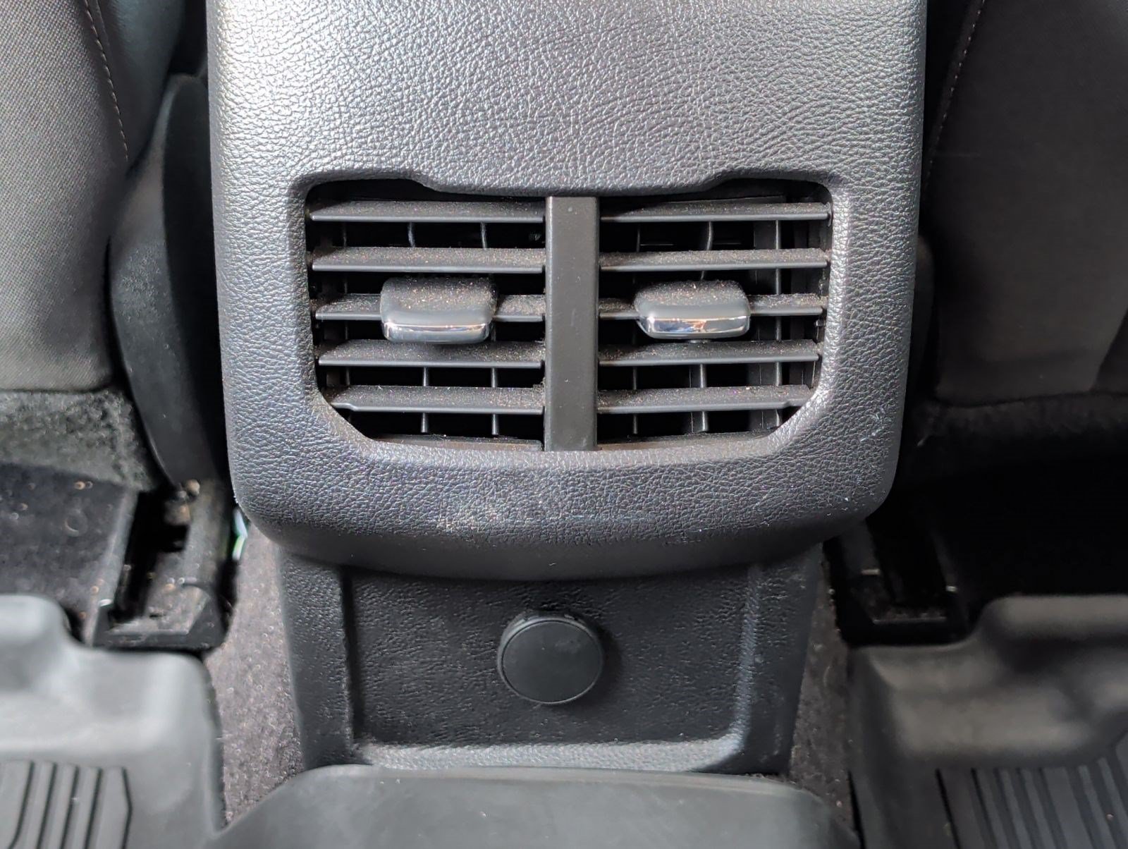 Used 2020 Ford Fusion SE FWD image 25