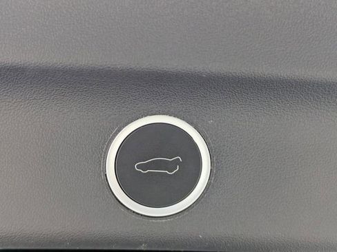 Used 2020 Tesla Model Y Long Range image 15