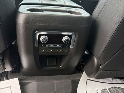 Used 2021 GMC Yukon Denali w/ Denali Ultimate Package AWD/4WD image 5