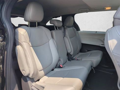 Certified 2026 Toyota Sienna XLE FWD image 29