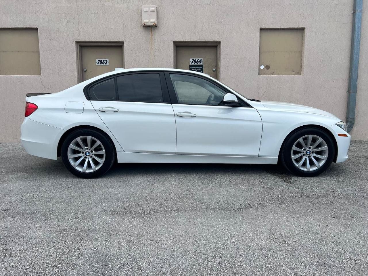 Used 2014 BMW 320i Sedan RWD image 15