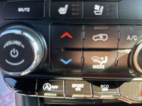 Used 2024 Dodge Durango GT image 17