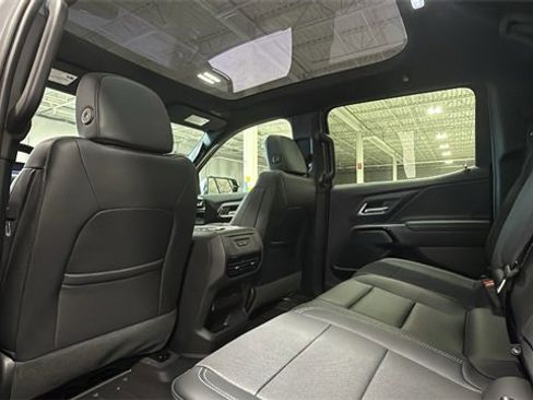 New 2026 Chevrolet Silverado EV LT image 15