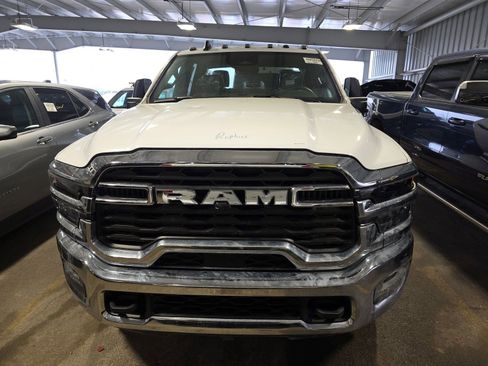 Used 2025 RAM 3500 Tradesman w/ Chrome Appearance Group AWD/4WD image 3