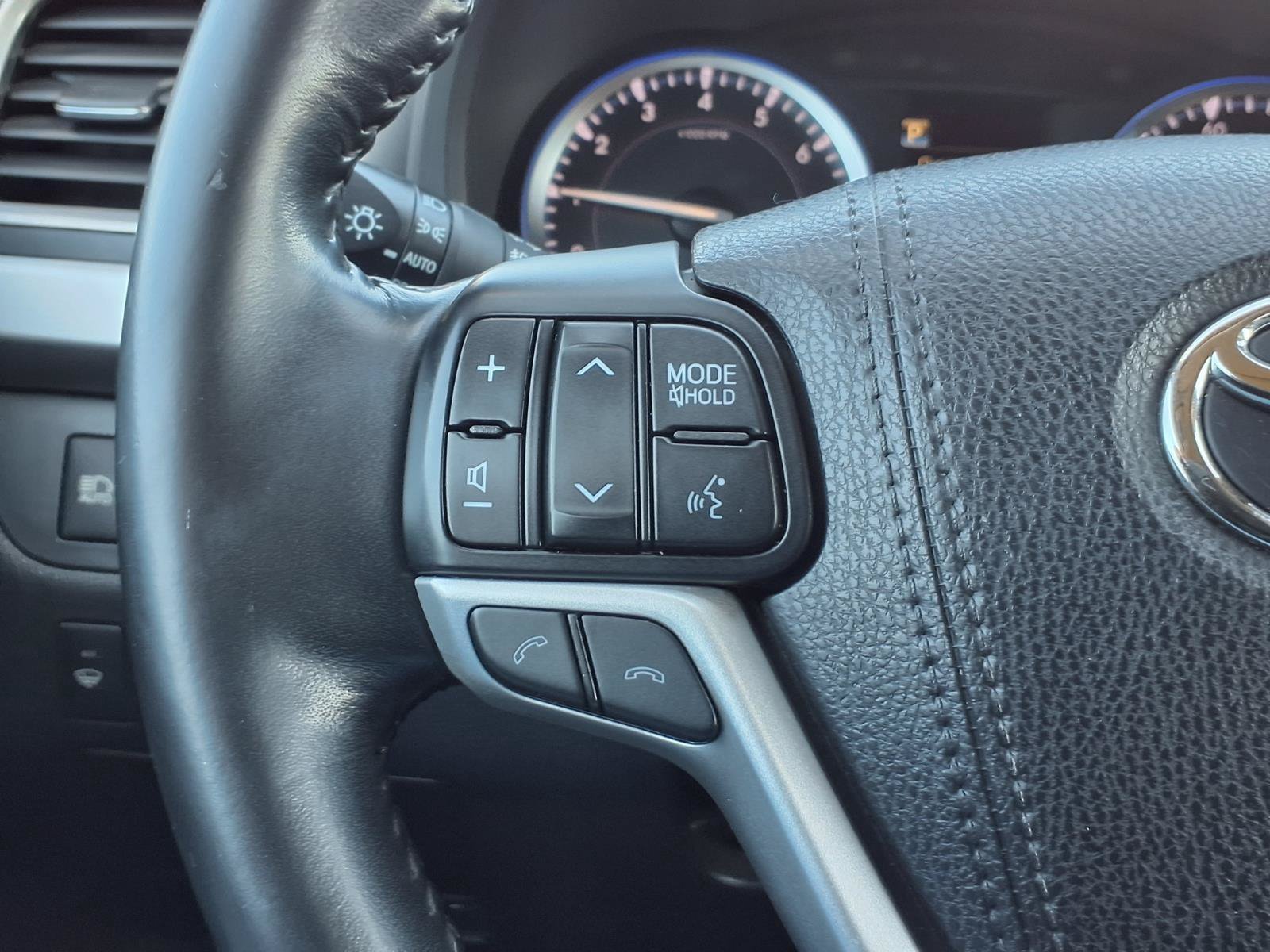 Used 2018 Toyota Highlander SE AWD/4WD image 14