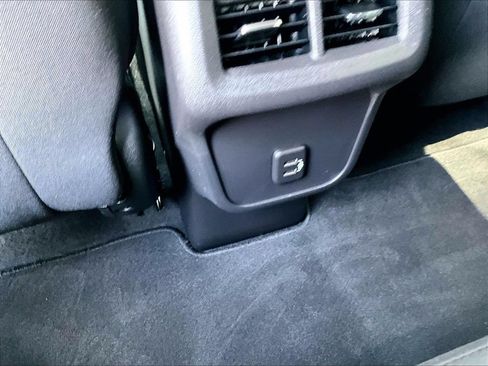 Used 2024 Chevrolet Equinox LT AWD/4WD image 27