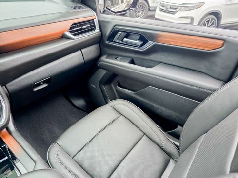 Used 2025 GMC Yukon XL Denali w/ Sun & Power Step Package image 53