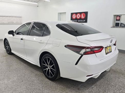 Used 2021 Toyota Camry SE FWD image 6