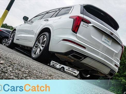 Used 2021 Cadillac XT6 Premium Luxury w/ Platinum Package FWD image 5