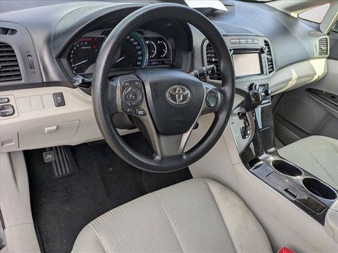 Used 2013 Toyota Venza LE FWD image 11