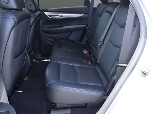 Used 2018 Cadillac XT5 Premium Luxury FWD image 15