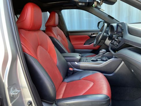 Used 2023 Toyota Highlander XSE image 33