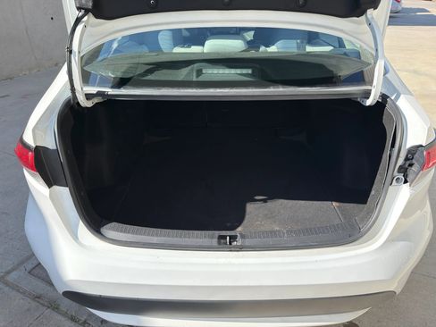 Used 2021 Toyota Corolla LE image 7