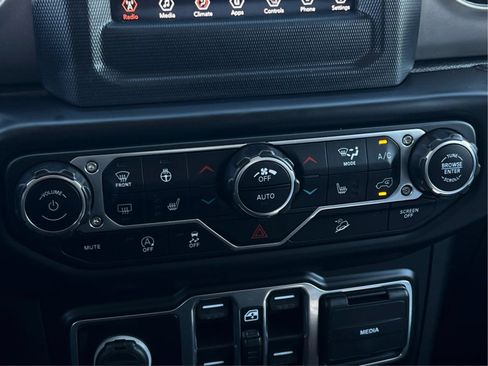 Used 2020 Jeep Wrangler Unlimited Sport AWD/4WD image 37