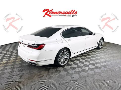 Used 2021 BMW 750i xDrive w/ Executive Package image 7