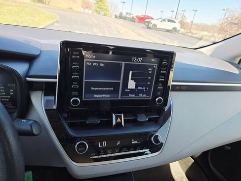 Used 2020 Toyota Corolla LE image 22