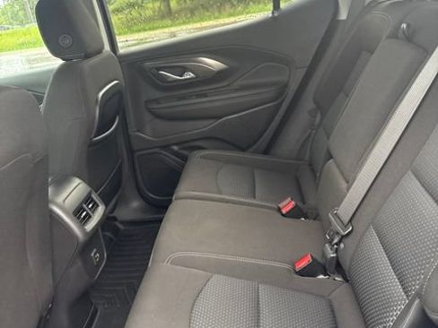 Used 2023 GMC Terrain SLE w/ Driver Convenience Package AWD/4WD image 9