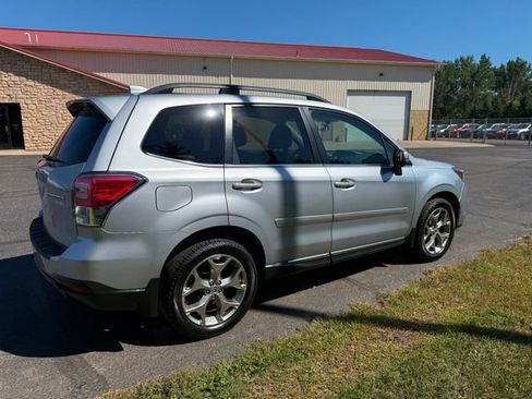 Used 2017 Subaru Forester 2.5i Touring AWD/4WD image 4