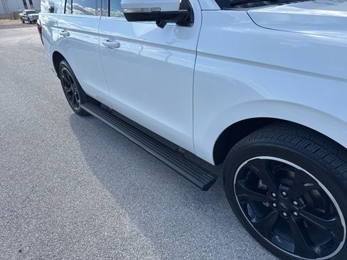 Used 2024 Ford Expedition Limited image 44